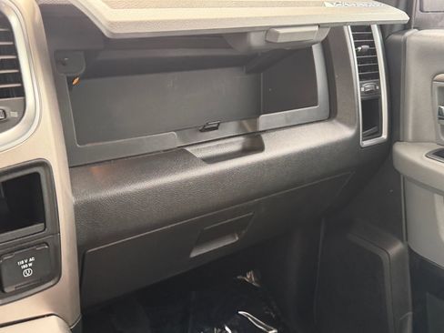 Used 2017 RAM 1500 Big Horn AWD/4WD image 29