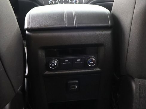 Used 2023 Chevrolet Traverse LT AWD/4WD image 56