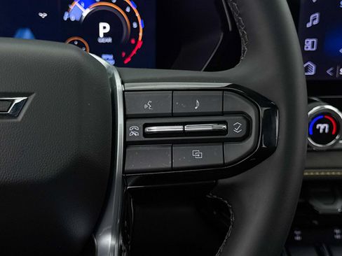 Used 2024 Chevrolet Colorado ZR2 AWD/4WD image 32
