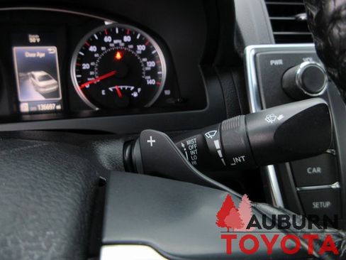 Used 2016 Toyota Camry SE image 15