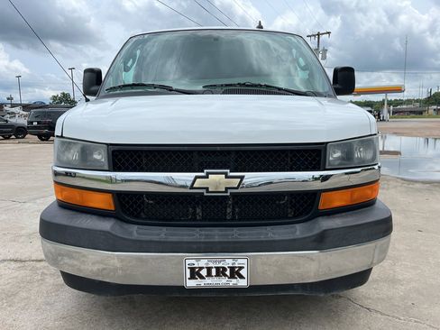 Used 2017 Chevrolet Express 3500 LT w/ LT Preferred Equipment Group image 3