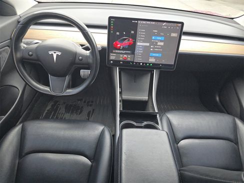 Used 2018 Tesla Model 3 Long Range image 9