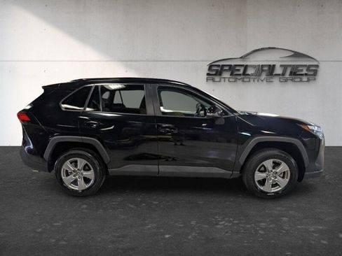 Used 2023 Toyota RAV4 LE AWD/4WD image 11