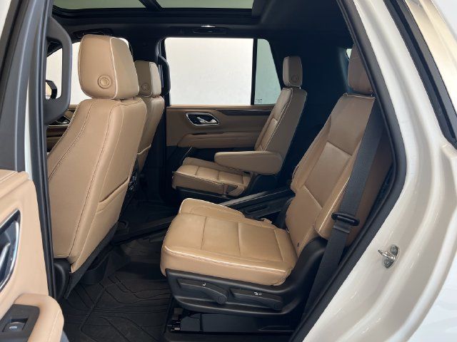 Used 2021 Chevrolet Tahoe Premier w/ Premium Package AWD/4WD image 31