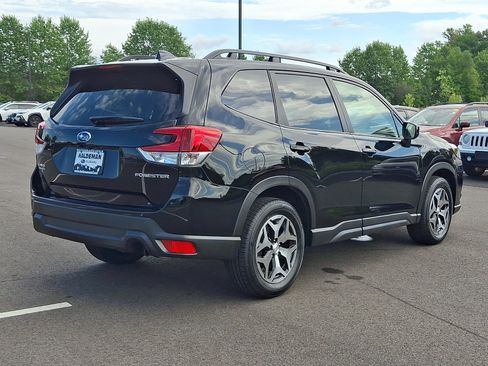 Certified 2023 Subaru Forester Premium AWD/4WD image 7