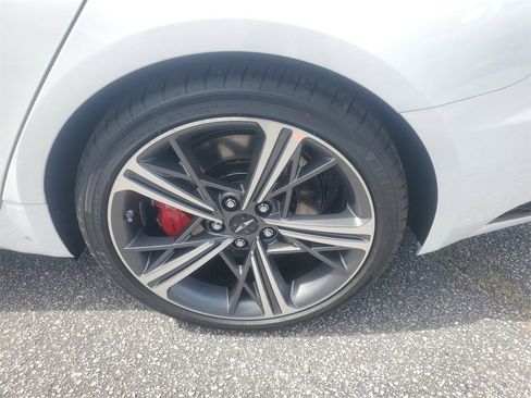 Used 2025 Genesis G70 2.5T w/ Sport Prestige Package image 4