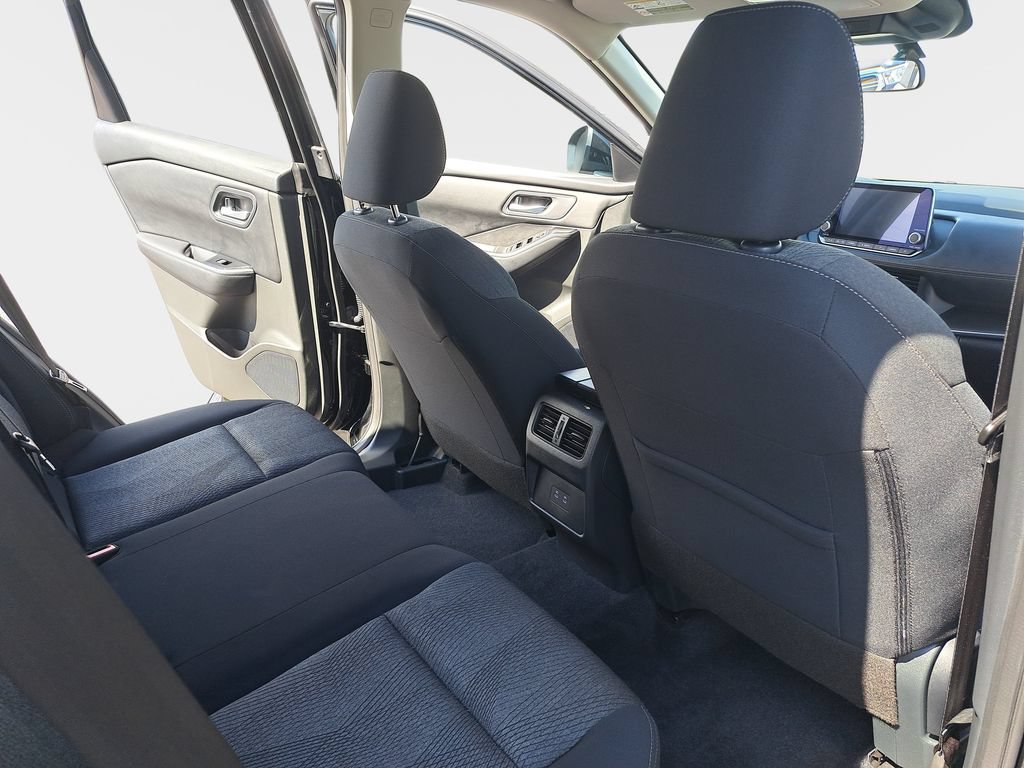 Used 2026 Nissan Rogue SV w/ Cold Weather Package AWD/4WD image 12