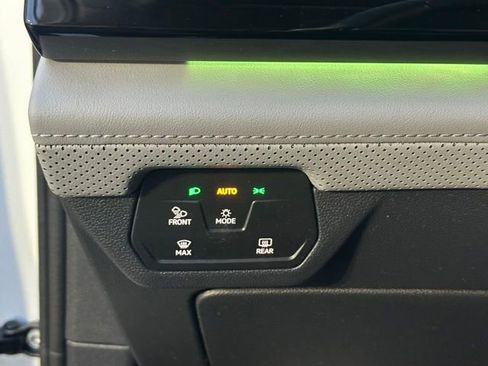 Used 2024 Volkswagen Atlas Peak Edition SE image 23