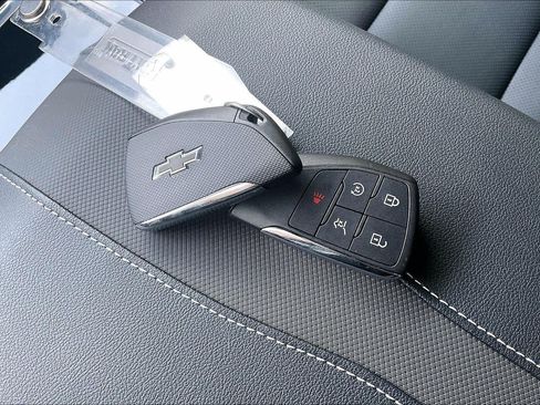 Used 2026 Chevrolet Traverse RS w/ LPO, Floor Liner Package AWD/4WD image 12