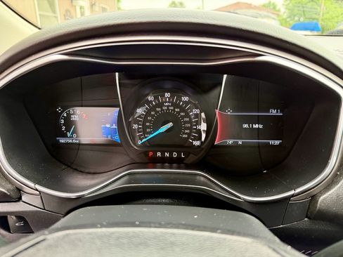 Used 2017 Ford Fusion SE w/ Equipment Group 201A FWD image 17