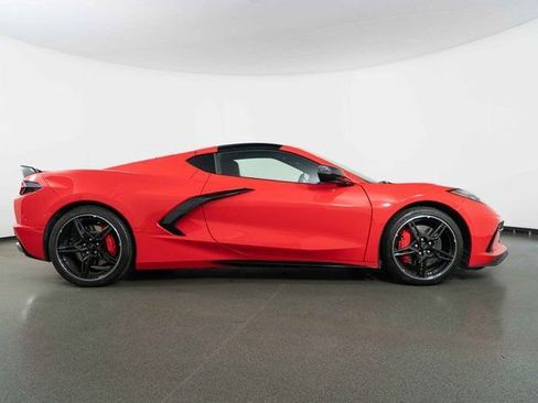 Used 2021 Chevrolet Corvette Stingray Premium Cpe w/ 3LT image 9