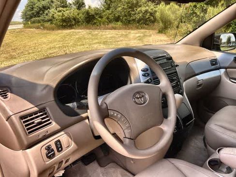 Used 2007 Toyota Sienna LE FWD image 15
