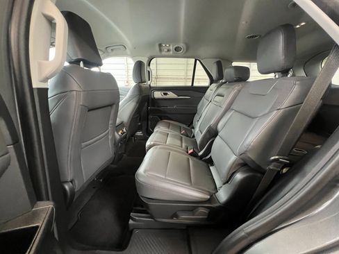 Used 2026 Ford Explorer Active w/ Active Comfort Package AWD/4WD image 16