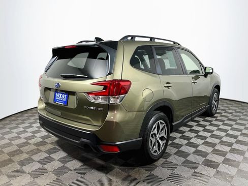 Used 2024 Subaru Forester Premium AWD/4WD image 7