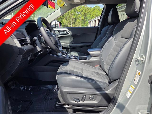 Used 2023 Mitsubishi Outlander SE FWD image 7