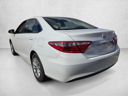 Used 2015 Toyota Camry LE image 8