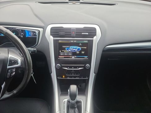 Used 2014 Ford Fusion SE image 27