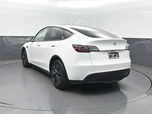 Used 2025 Tesla Model Y Long Range RWD image 26