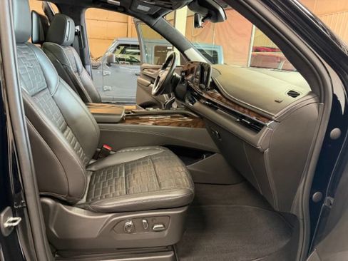 Used 2022 Cadillac Escalade Sport Platinum AWD/4WD image 32