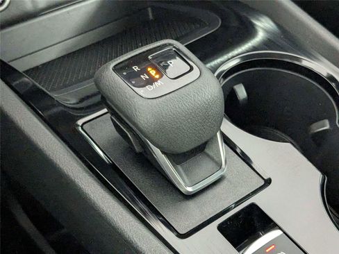 Used 2023 Nissan Rogue S AWD/4WD image 25