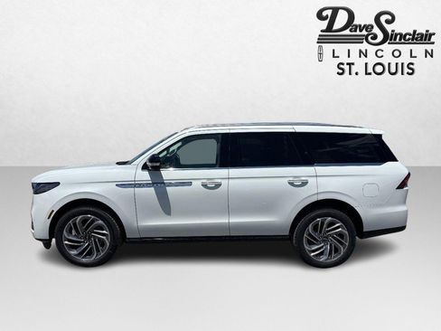 New 2026 Lincoln Navigator Reserve AWD/4WD image 8