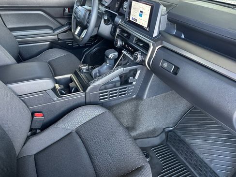 Used 2025 Toyota 4Runner SR5 image 18