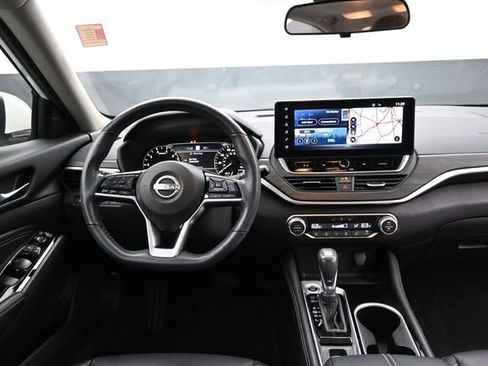 Used 2023 Nissan Altima 2.5 SL AWD/4WD image 11
