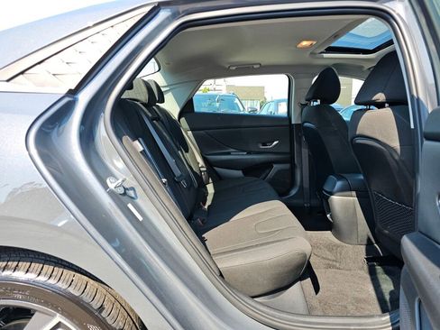 Used 2024 Hyundai Elantra SEL w/ Convenience Package image 12