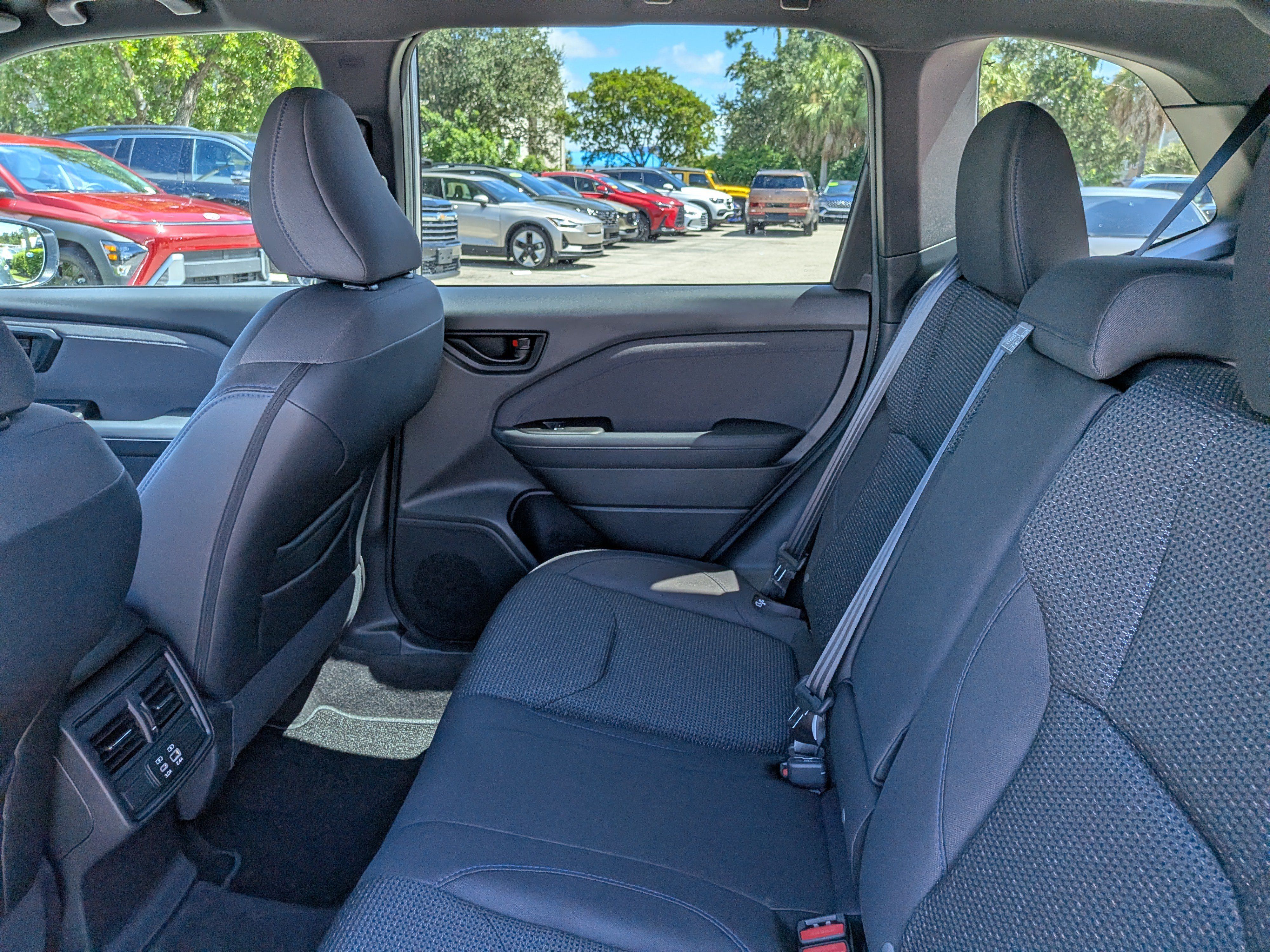 Used 2026 Subaru Forester Premium AWD/4WD image 15