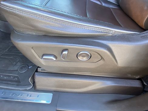 Used 2024 GMC Sierra 1500 Denali AWD/4WD image 10