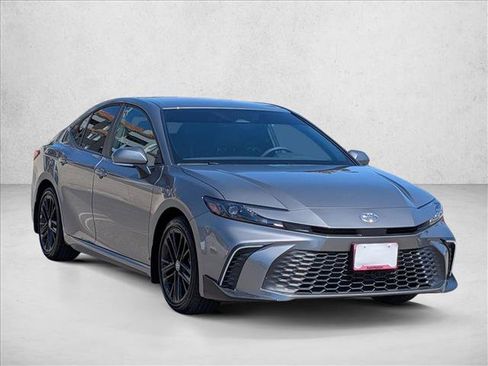 Used 2026 Toyota Camry SE w/ Convenience Package FWD image 3