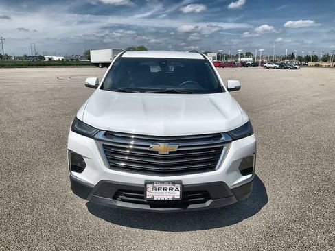 Used 2022 Chevrolet Traverse LT FWD image 11