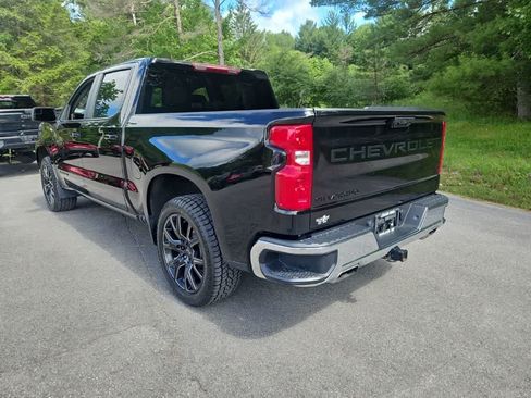 Used 2024 Chevrolet Silverado 1500 LT w/ Z71 Off-Road Package AWD/4WD image 3