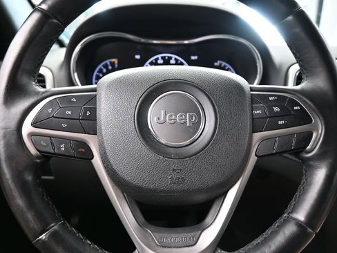 Used 2018 Jeep Grand Cherokee Limited image 29