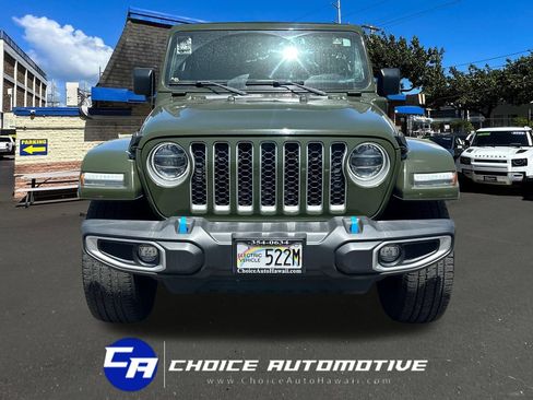 Used 2022 Jeep Wrangler Unlimited Sahara AWD/4WD image 11