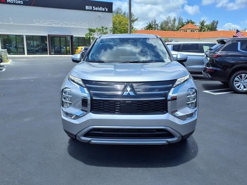 New 2025 Mitsubishi Outlander SE image 5