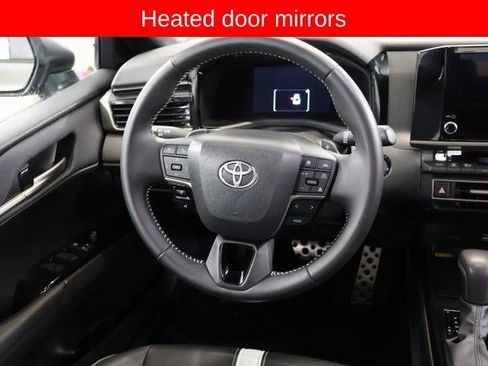 Used 2025 Toyota Camry SE image 17