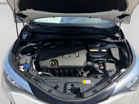 Used 2021 Toyota C-HR XLE image 9