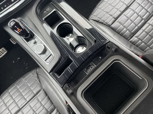 Used 2023 Cadillac Escalade V w/ LPO, ONYX Package image 29