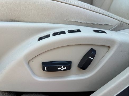 Used 2014 Volvo S60 T5 FWD image 17