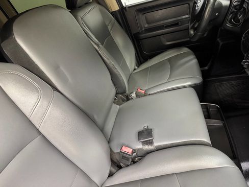 Used 2019 RAM 2500 Tradesman w/ Chrome Appearance Group image 31