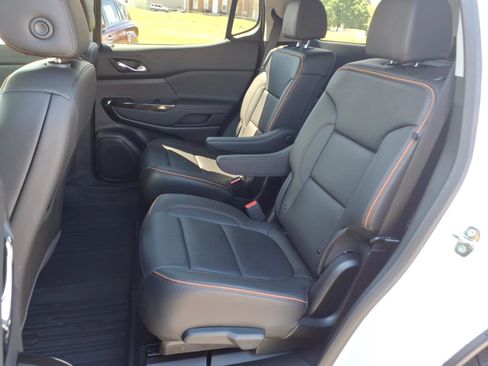 Used 2023 GMC Acadia AT4 w/ Technology Package AWD/4WD image 10