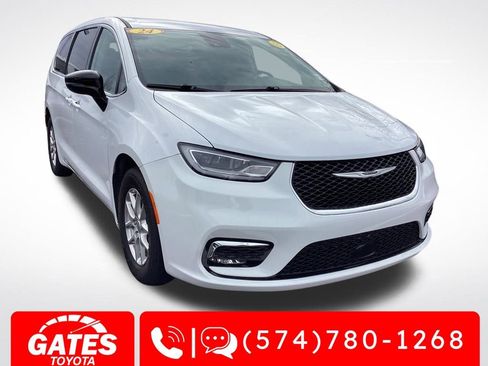 Used 2024 Chrysler Pacifica Touring-L image 1