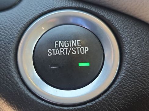 Used 2023 Chevrolet Equinox LS w/ LS Convenience Package FWD image 16