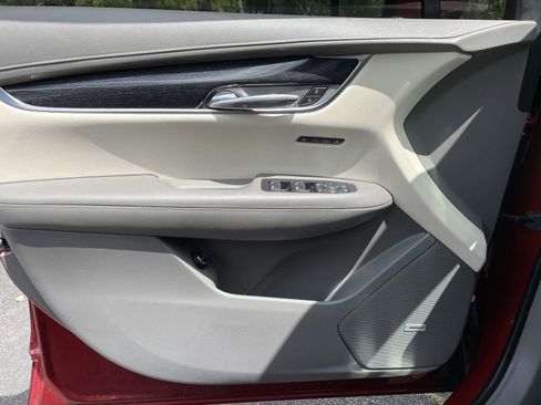 Used 2021 Cadillac XT6 Premium Luxury FWD image 35