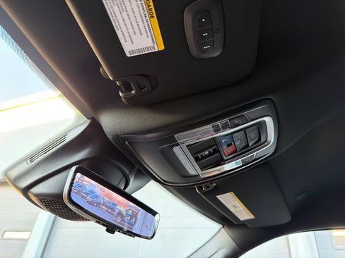 Used 2023 RAM 2500 Limited image 32