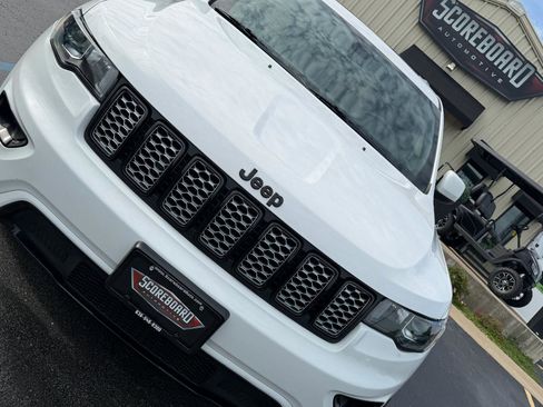 Used 2020 Jeep Grand Cherokee Altitude AWD/4WD image 8