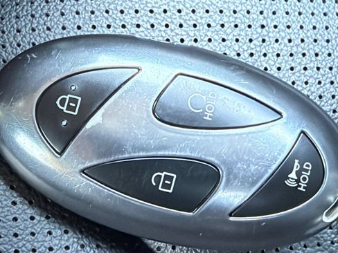 Used 2025 Hyundai Elantra Limited FWD image 24