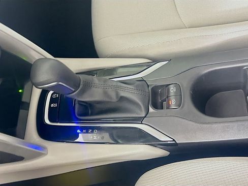 Used 2024 Toyota Corolla Cross LE image 17