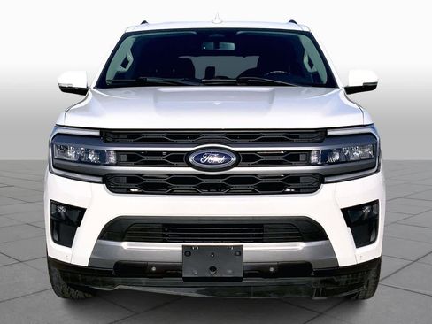 Used 2023 Ford Expedition XLT image 4